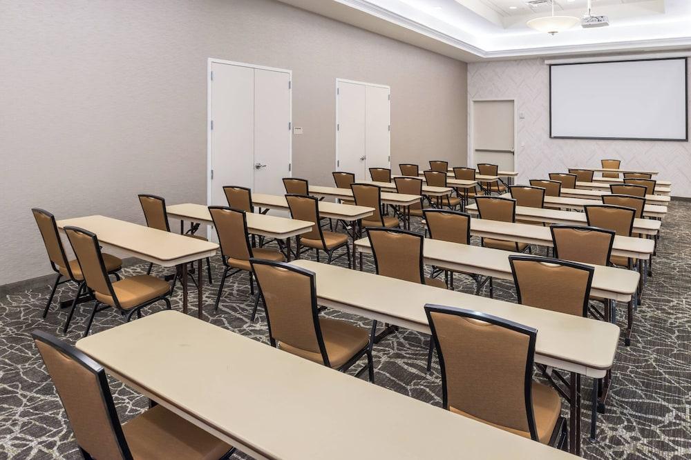 SpringHill Suites Huntsville Downtown photo 34
