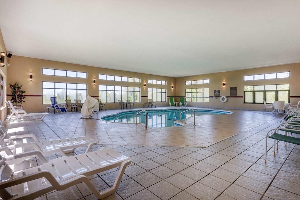 Comfort Suites Rolla photo 43