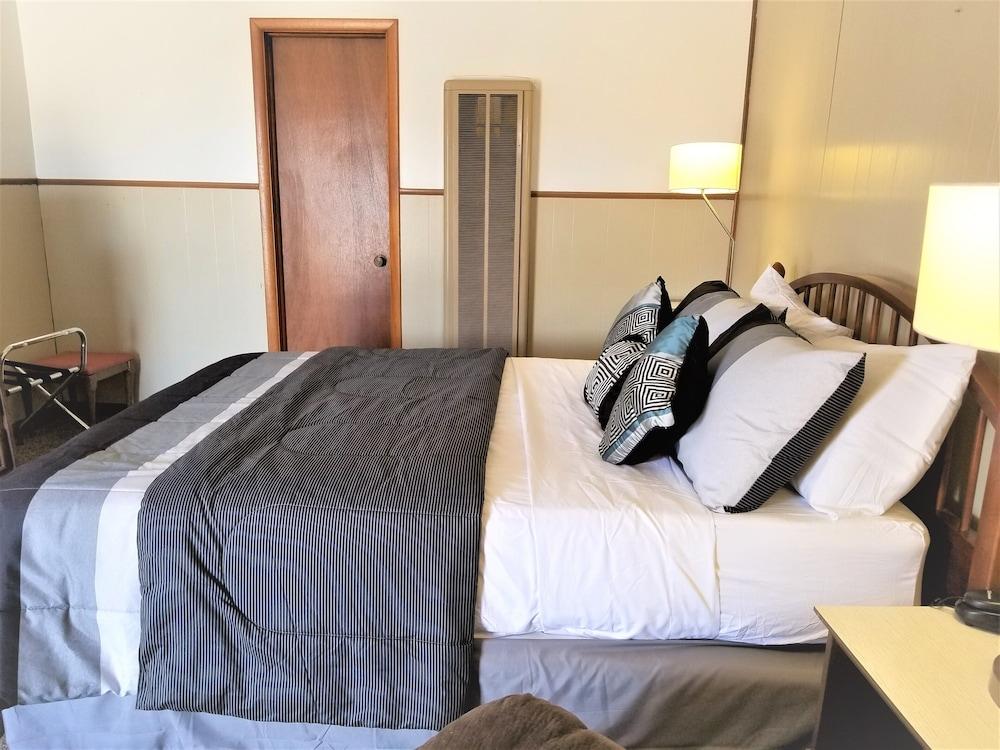 Duffer Motel photo 44