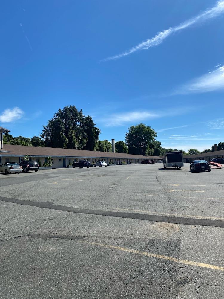 Express Inn photo 4