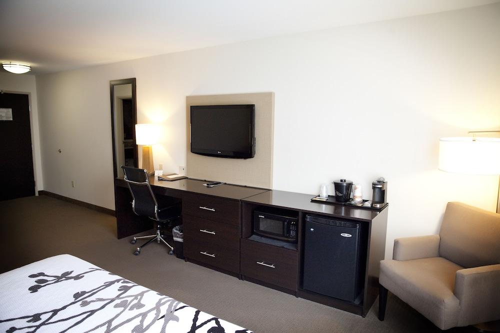 Sleep Inn & Suites Moundsville - Wheeling photo 39
