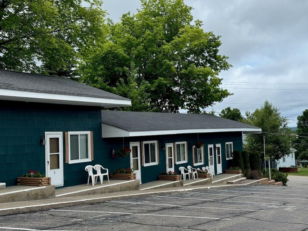 Maple Ridge Motel photo 13