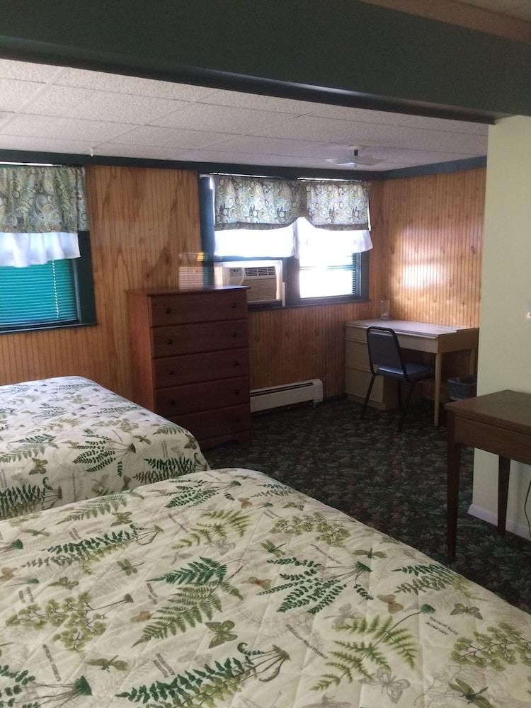 The Evergreen Motel photo 3