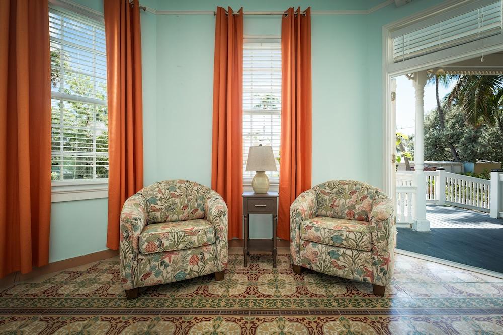 Southernmost House photo 31
