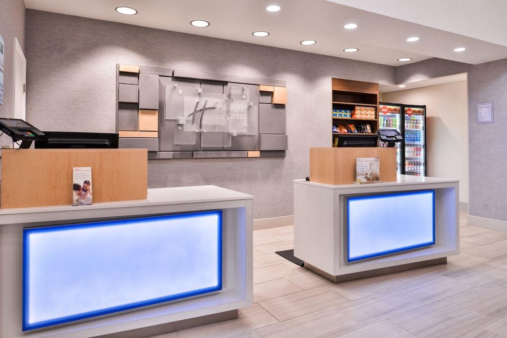 Holiday Inn Express Tampa N I-75 - University Area by IHG photo 68