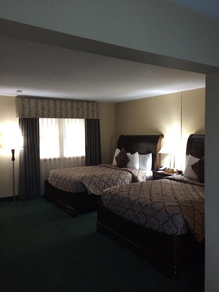Pacer Inn And Suites Delaware photo 11