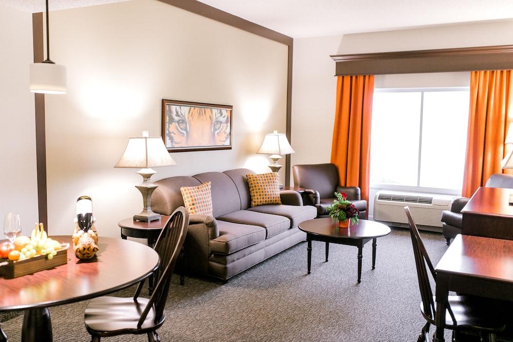 Clemson University's James F. Martin Inn photo 57