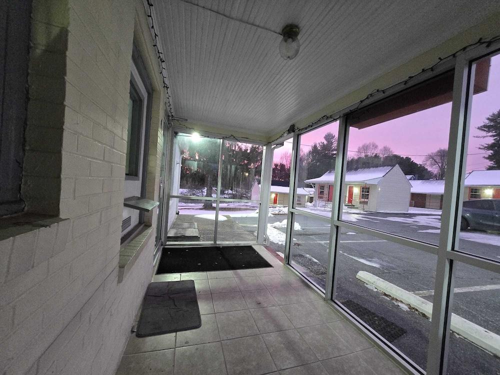 Skyline Motel By OYO Waynesboro US 250 photo 5