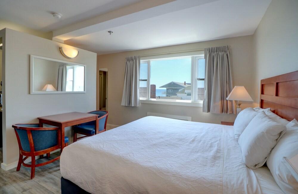 Atlantic Oceanfront Hotel photo 52