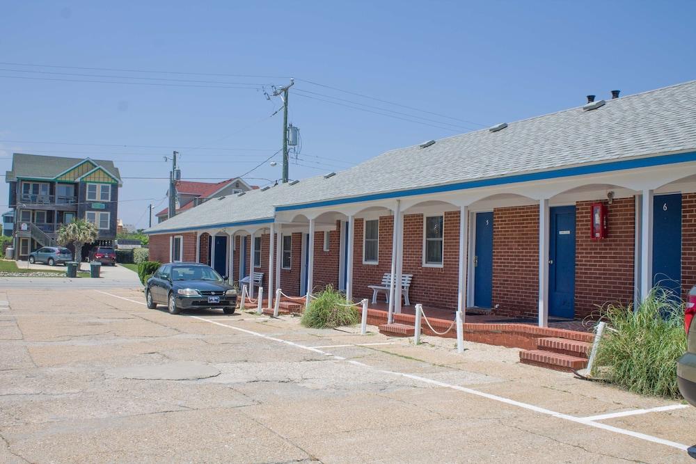 Colonial Inn Motel photo 54