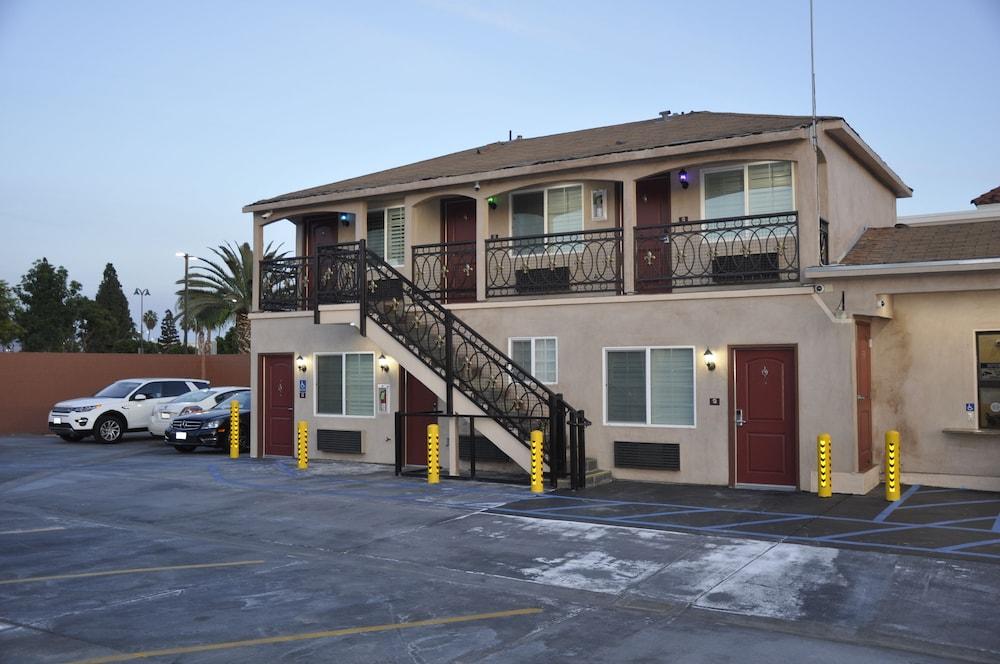 Sun Light Motel photo 13