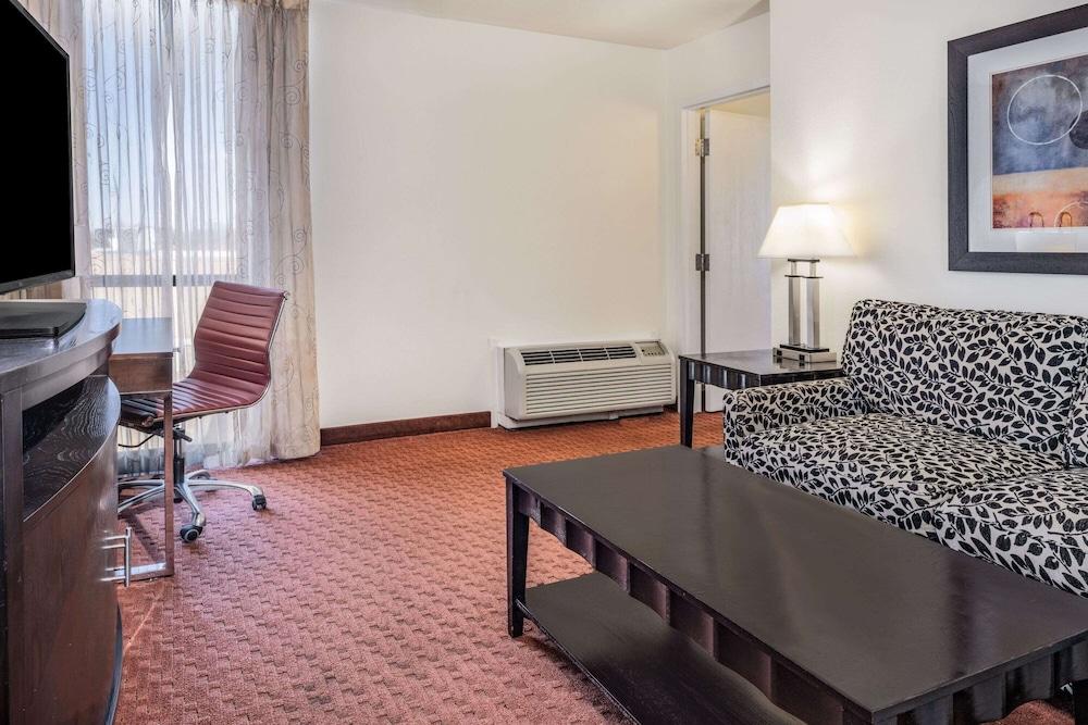 Wyndham Sacramento photo 14