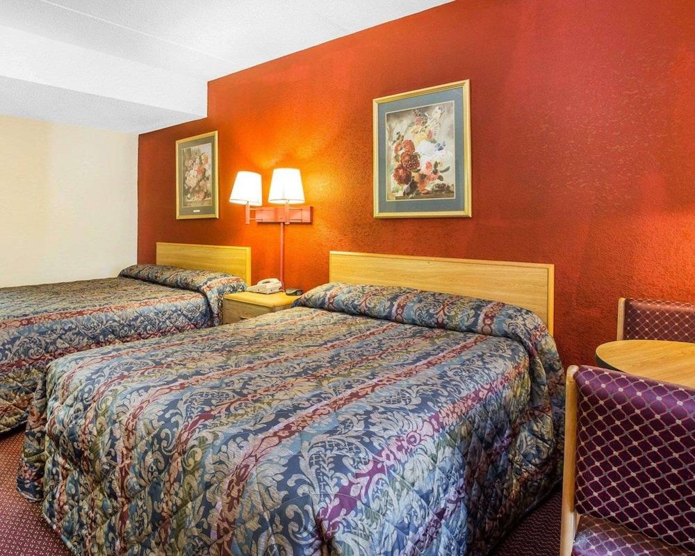 Econo Lodge Jonesboro - Atlanta South photo 6
