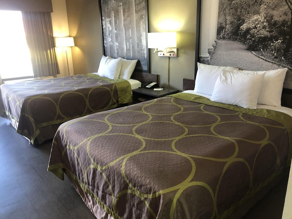 Super 8 by Wyndham, Orangeburg photo 8