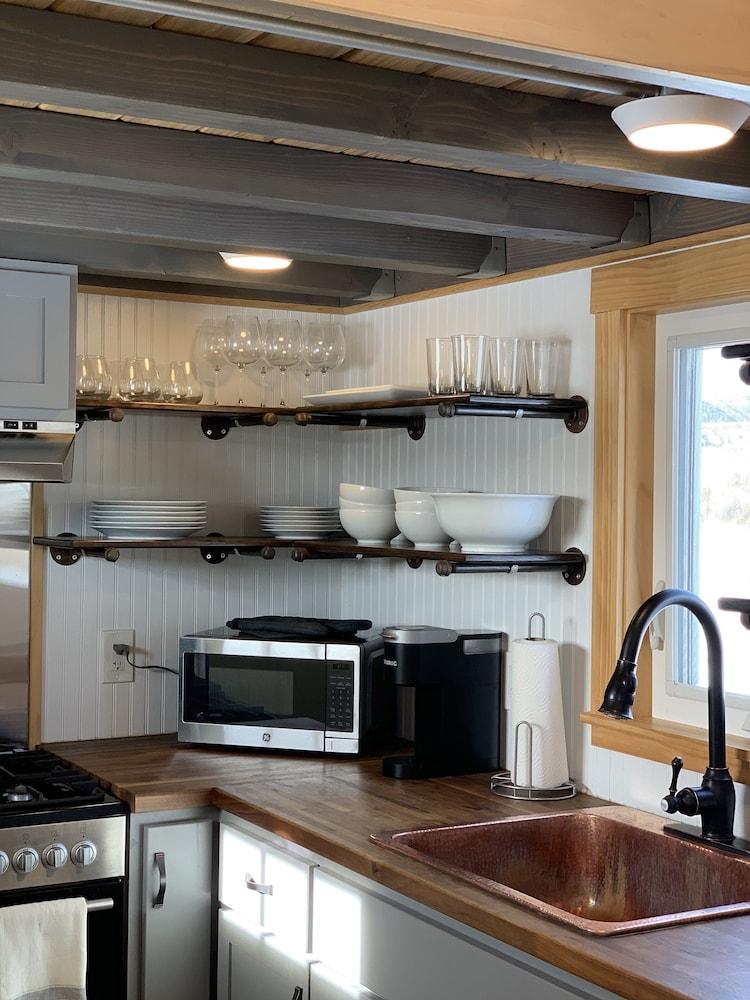 Trail and Hitch Tiny Home Hotel and RV photo 98