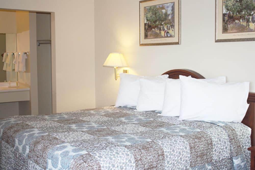 Main Street Lodge and Suites photo 8