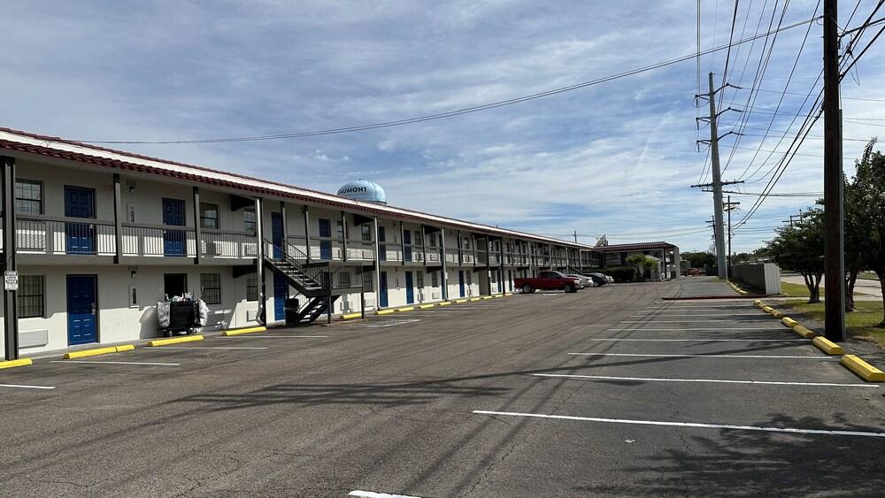 Motel 6 Beaumont, TX photo 39