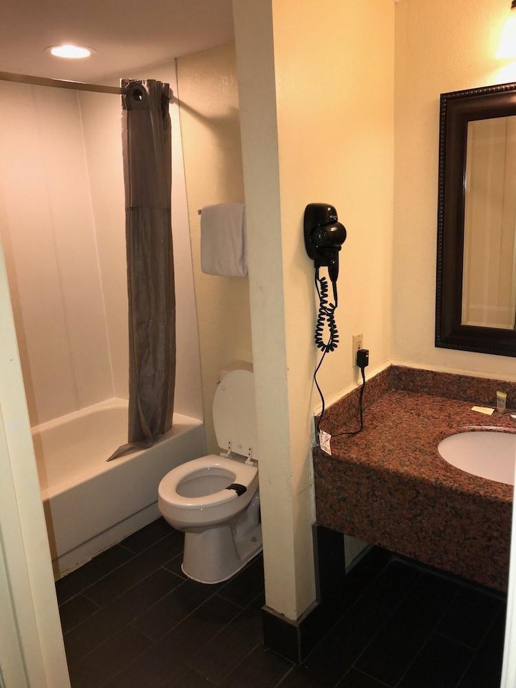 Motel 6 Tallahassee, FL – North Monroe photo 34
