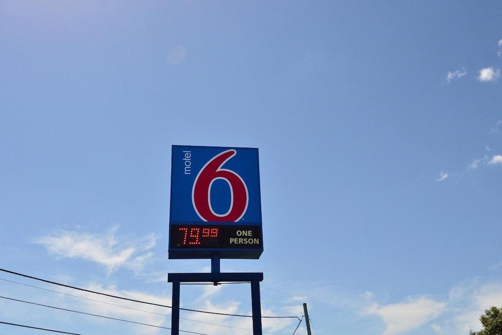 Motel 6 Danvers, MA - Boston North photo 13