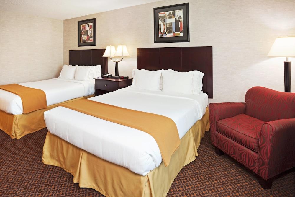 Holiday Inn Express & Suites Carrollton by IHG photo 5