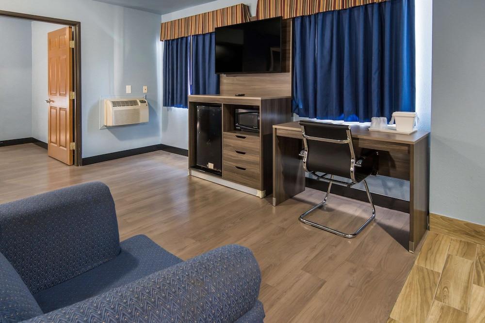 Rodeway Inn Carrollton I-35E photo 21