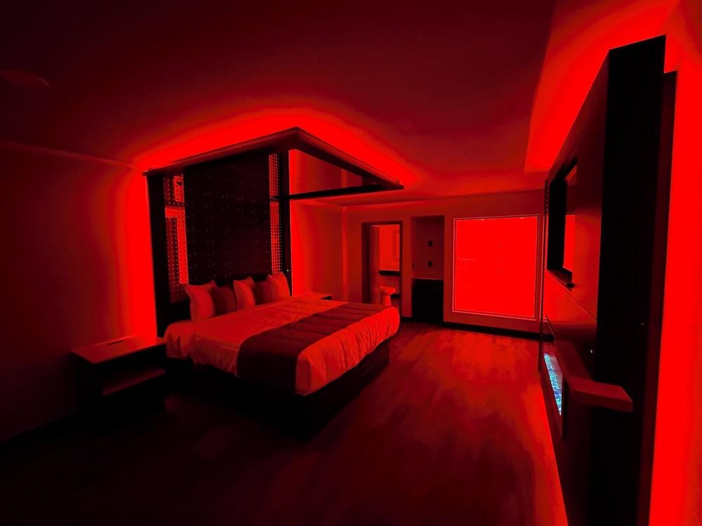 Imperial Suites photo 35