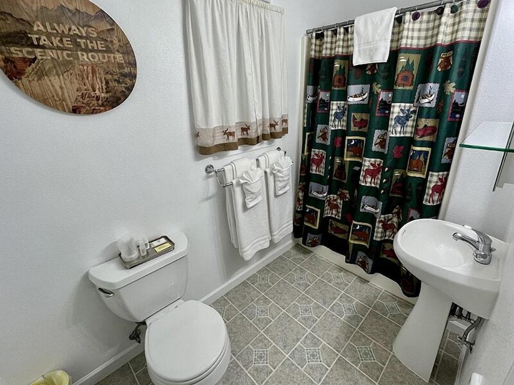 Cascade Motel photo 44