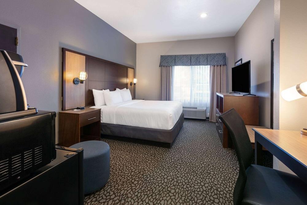 Wingate by Wyndham DFW / North Irving photo 36