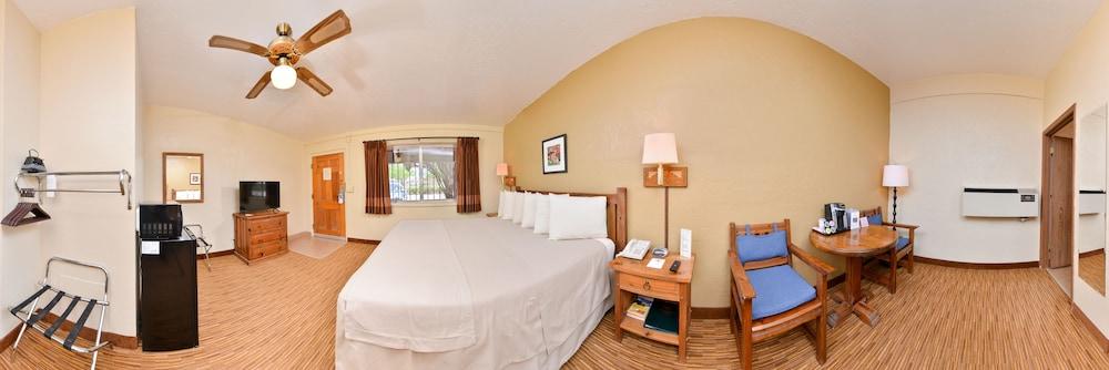 Thunderbird Lodge photo 14