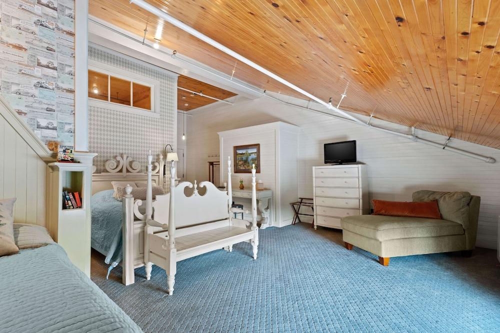 Mccloud Mercantile Hotel photo 25