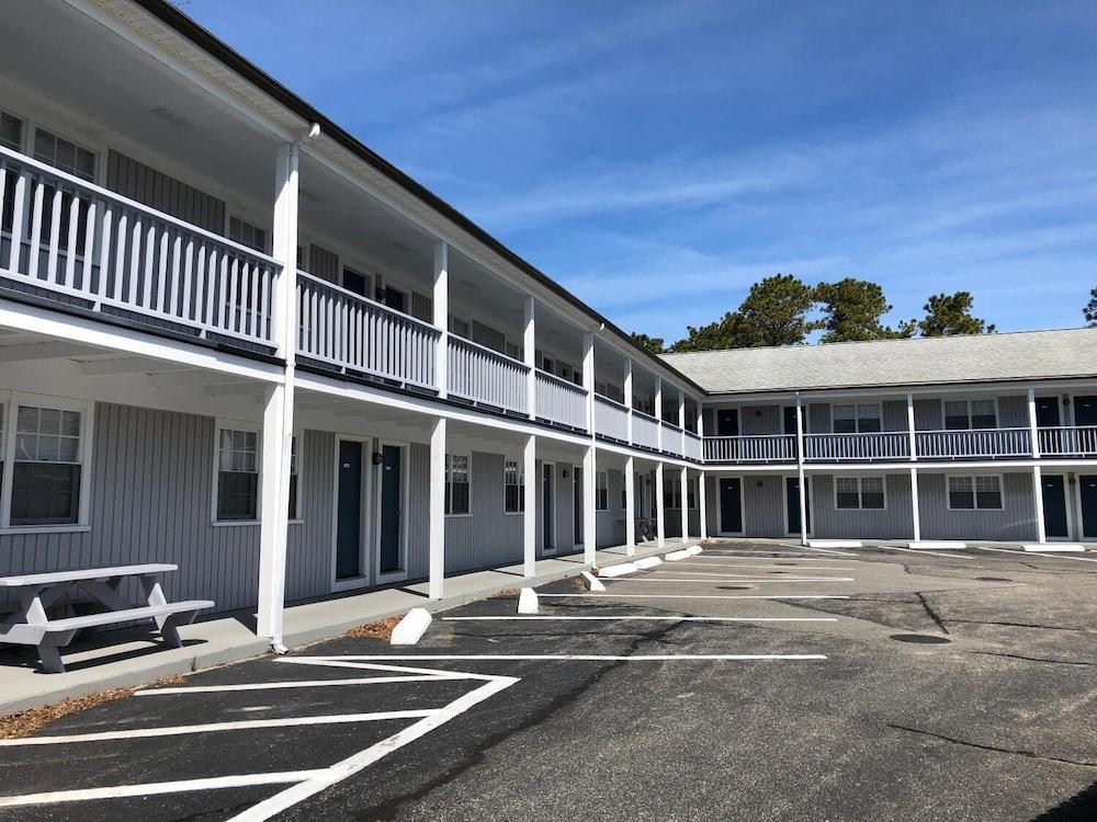 Doryman Motel photo 10