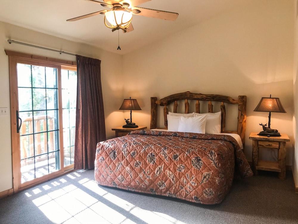 Grand Bear Resort at Starved Rock photo 9