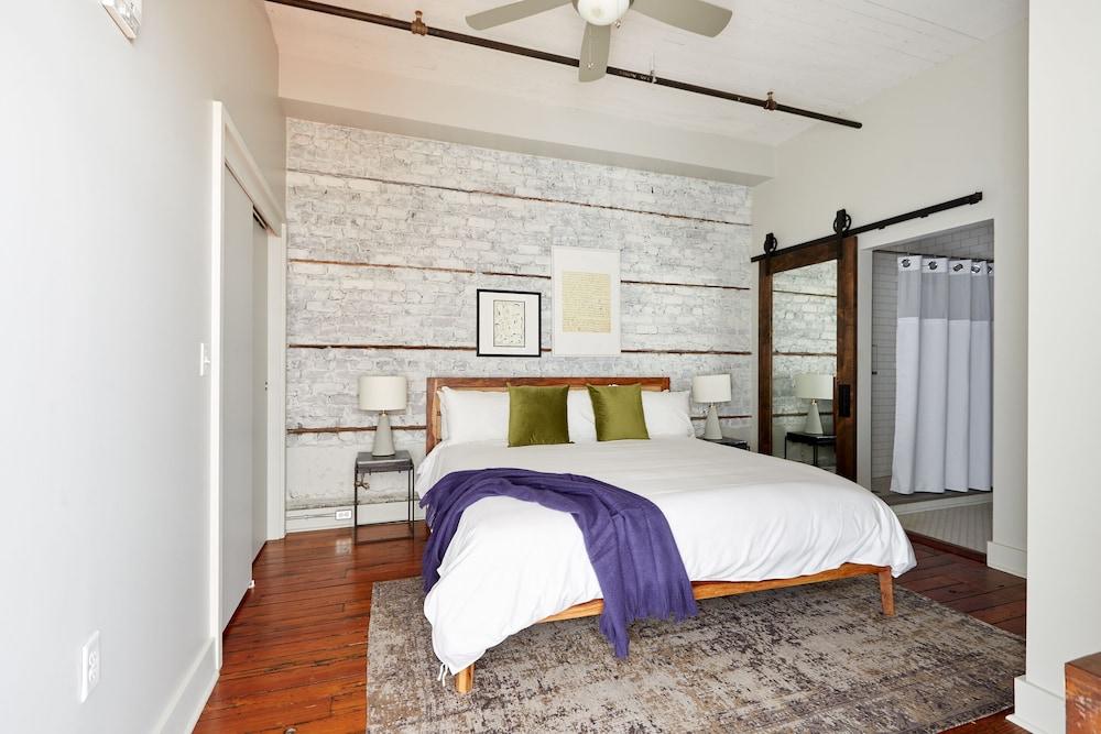 Sonder by Marriott Bonvoy The Broughton Apartments Historic District photo 6