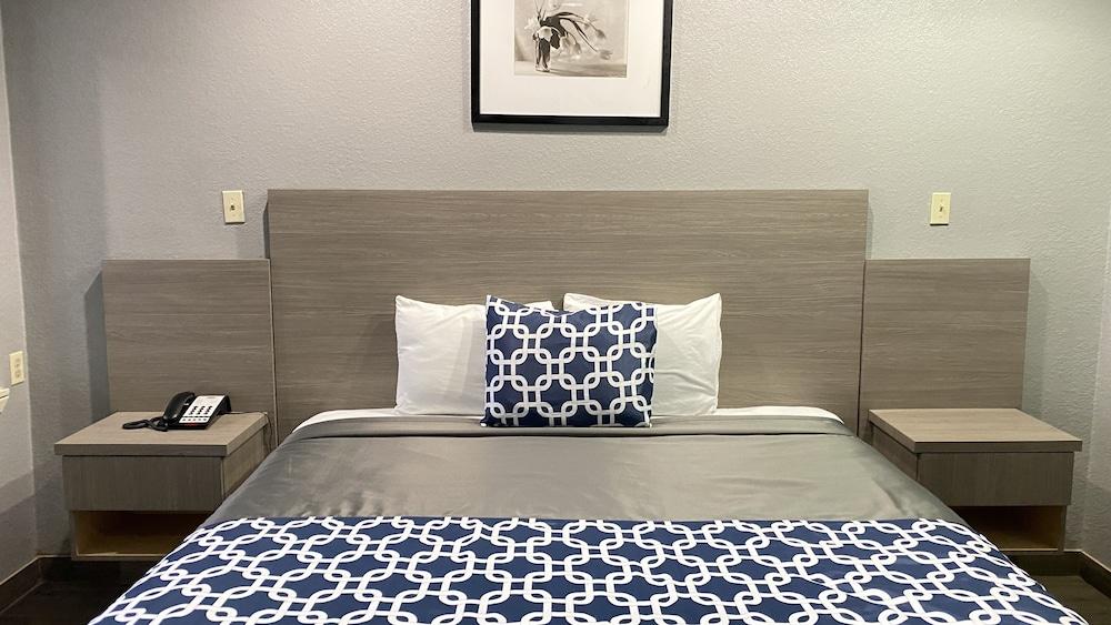 Island Suites photo 27