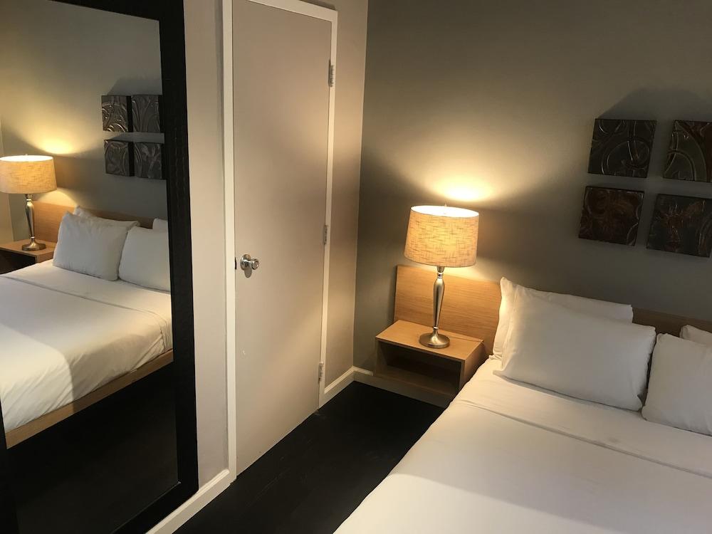 Touchstone Hotel - City Center photo 4