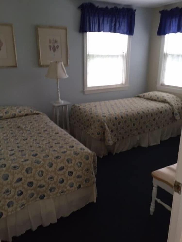 Colonial Acres Resort photo 2