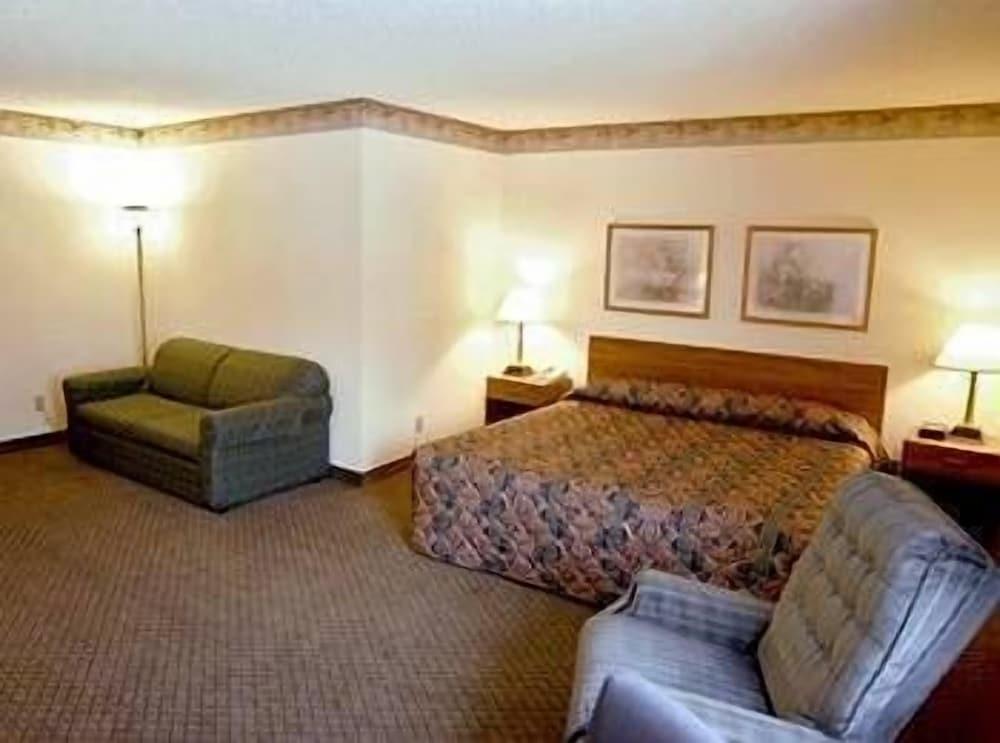 Lodi Valley Suites photo 8