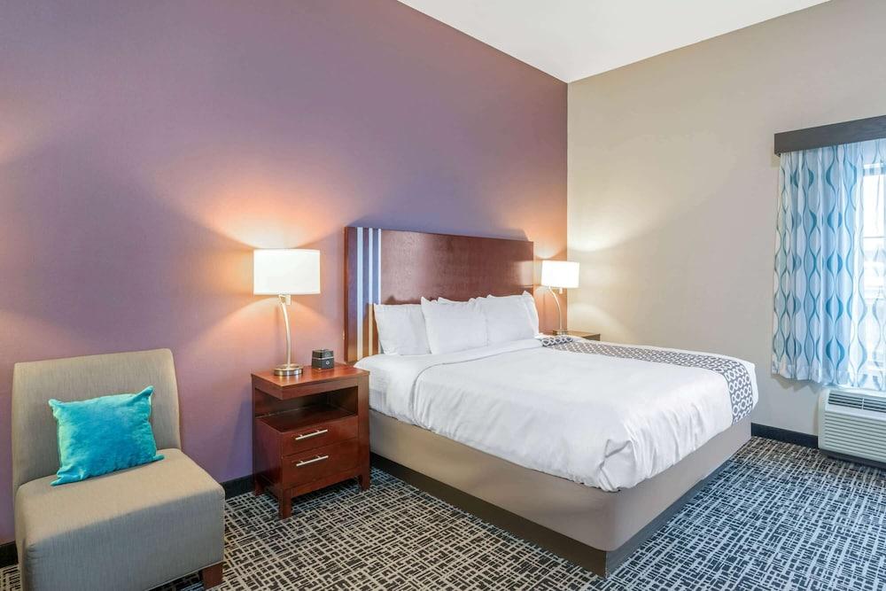La Quinta Inn & Suites by Wyndham Oklahoma City -Yukon photo 13