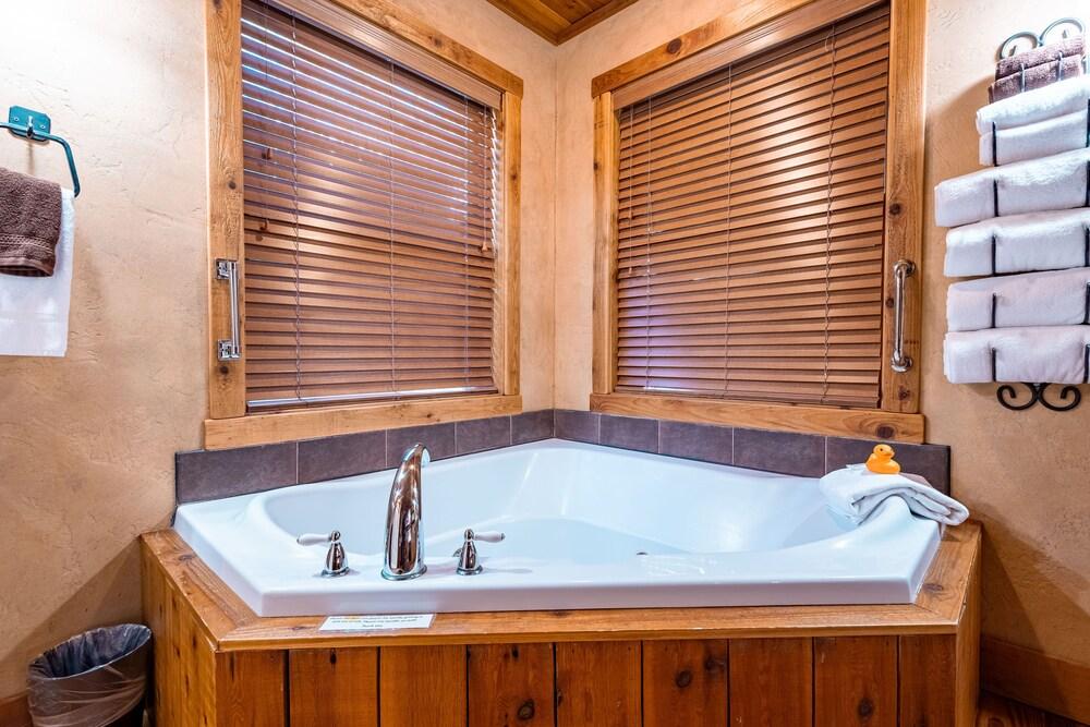 Ruidoso Lodge Cabins photo 81