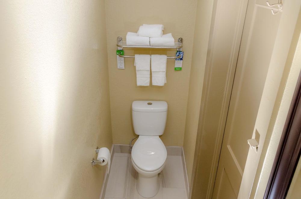 Relax Inn photo 17