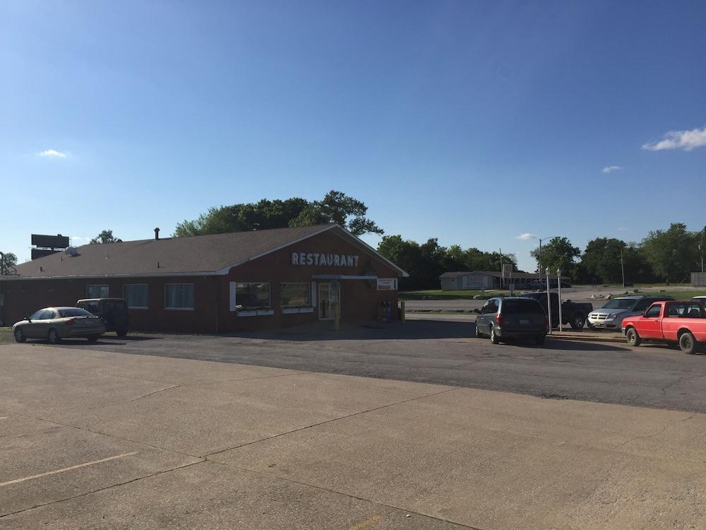 Powhatan Motel photo 10