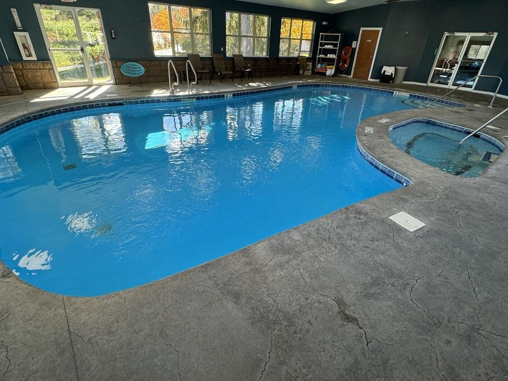 Mohican Resort Motel photo 40