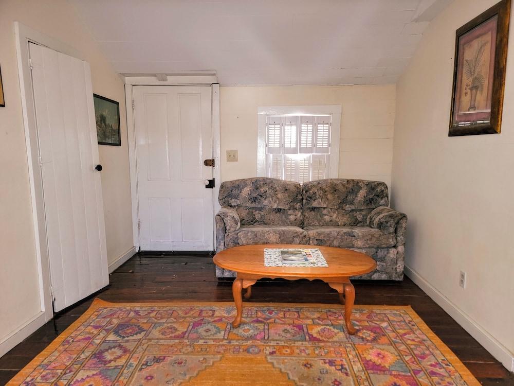 Beaufort Harbour Suites photo 24