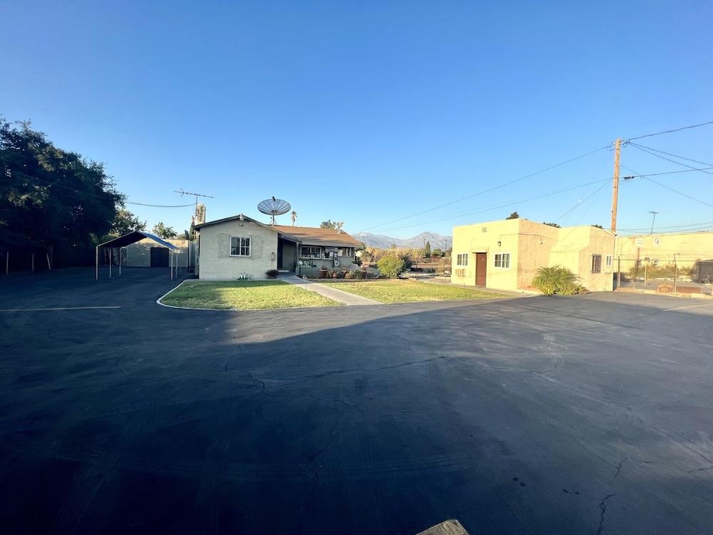Super Inn photo 8