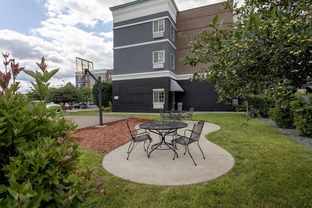 GrandStay Hotel and Conference photo 27