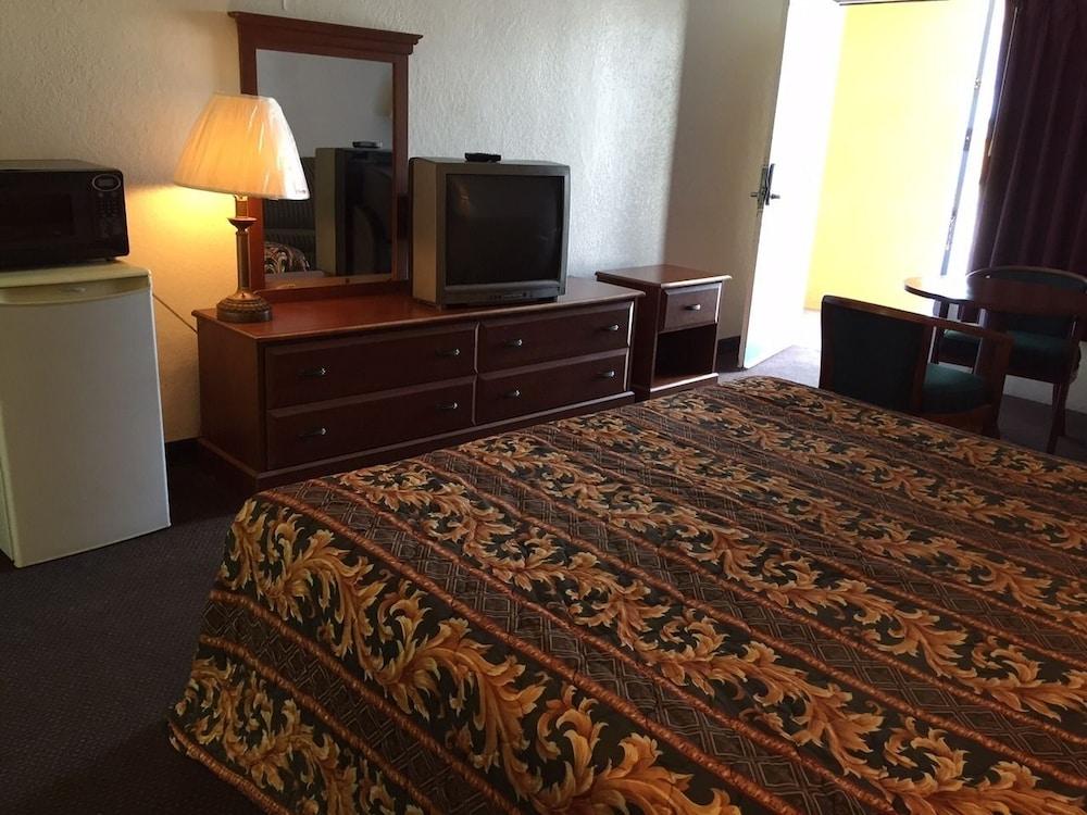 Ashburn Inn & RV Park photo 3