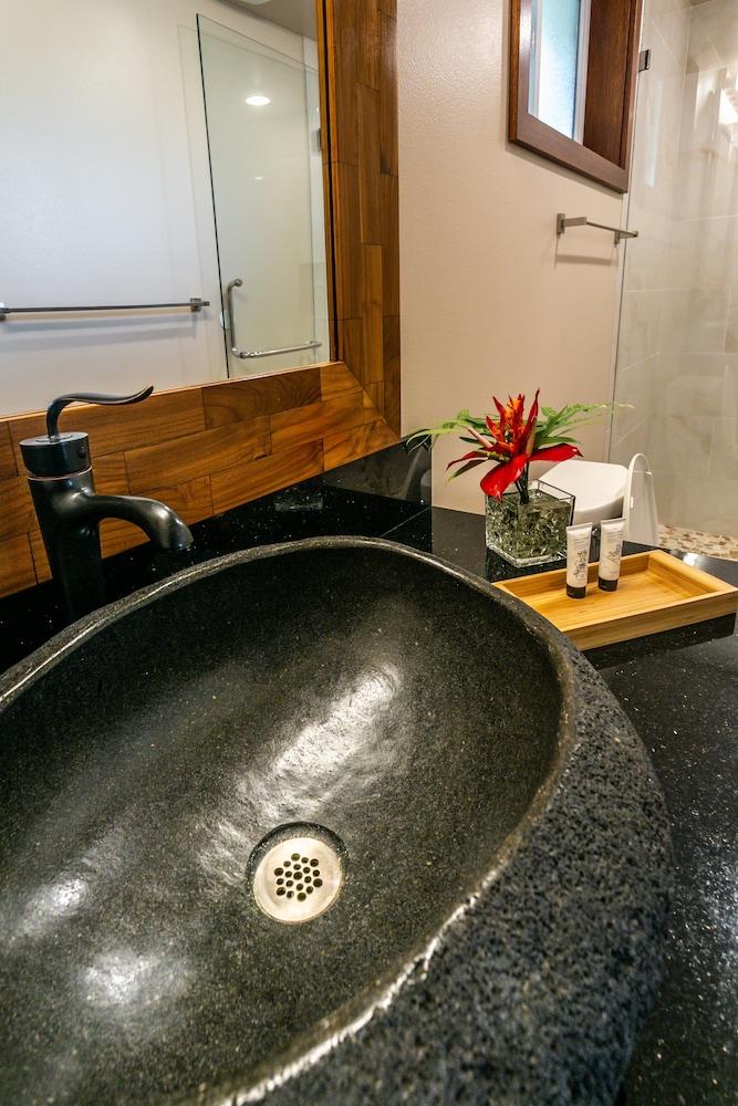 Hilo Beach House Inn photo 34
