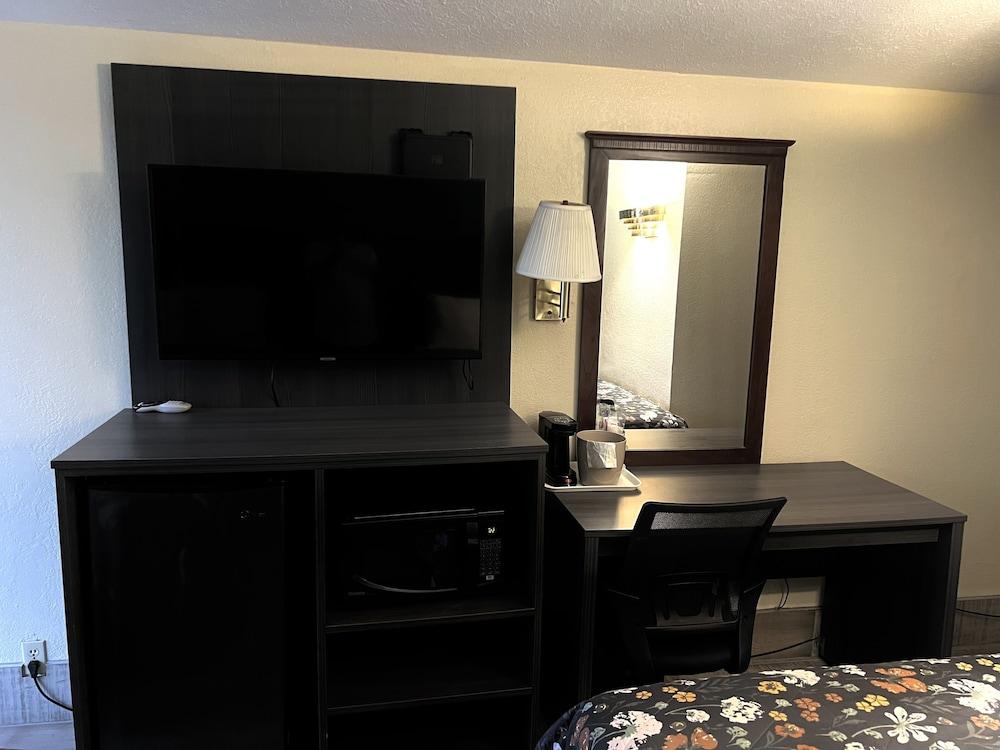 Budget Inn - Ft Myers photo 16
