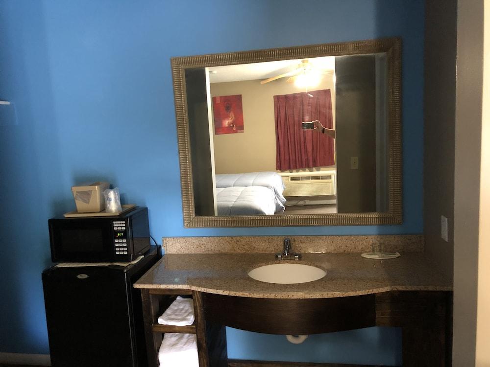 Vernon Inn Motel photo 7