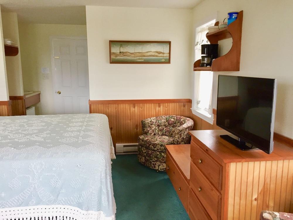 Moody's Motel & Cottages photo 47
